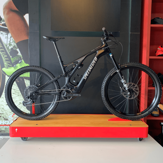 Bicicleta Specialized Turbo Levo Comp Carbon Aro 29 GX 12v 2022 Preto e Prata - Seminova