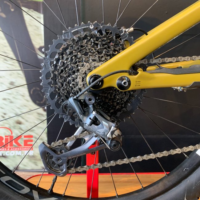 Bicicleta Specialized Turbo Levo Expert Aro 29 XO1 12v Dourado e Preto - Seminova