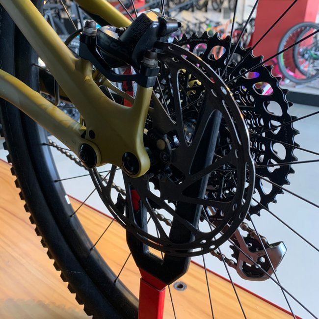Bicicleta Specialized Turbo Levo Expert Aro 29 XO1 12v Dourado e Preto - Seminova
