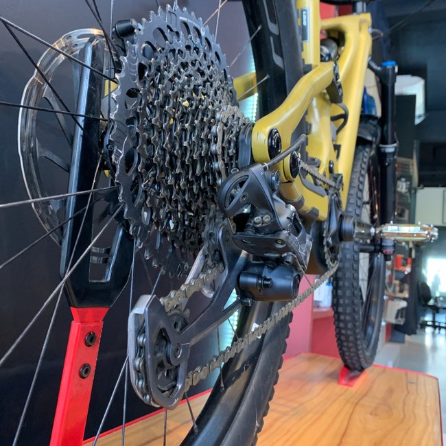 Bicicleta Specialized Turbo Levo Expert Aro 29 XO1 12v Dourado e Preto - Seminova