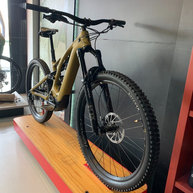 Bicicleta Specialized Turbo Levo Expert Aro 29 XO1 12v Dourado e Preto - Seminova