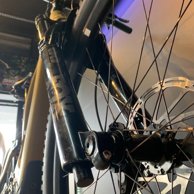 Bicicleta Specialized Turbo Levo Expert Aro 29 XO1 12v Dourado e Preto - Seminova