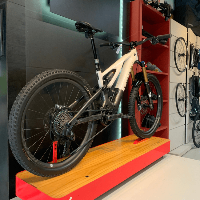 Bicicleta Specialized Turbo Levo S-Works Aro 29 XX1 AXS 12v 2022 Branco e Cinza - Seminova