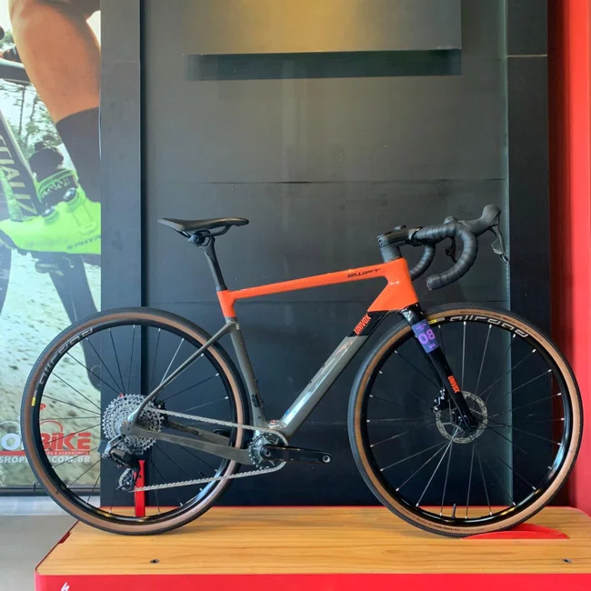 Bicicleta Swift Univox Evo Gr Aro 700 Sram Rival 12v Laranja e Preto - Seminova
