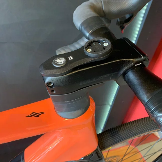 Bicicleta Swift Univox Evo Gr Aro 700 Sram Rival 12v Laranja e Preto - Seminova