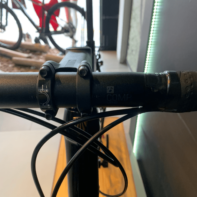 Bicicleta Trek Domane AL2 Aro 700 Claris 16v Preto e Dourado - Seminova