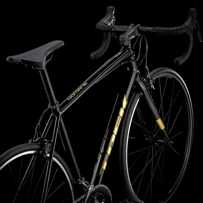 Bicicleta Trek Domane AL2 Aro 700 Claris 16v Preto e Dourado - Seminova