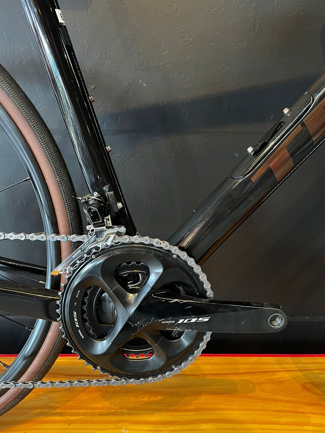 Bicicleta Trek Domane SL5 Aro 700 105 22v Preto - Seminova
