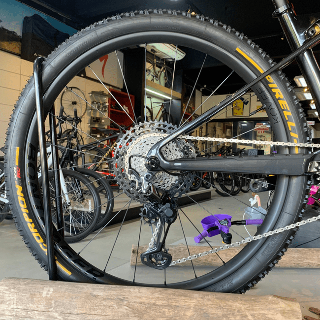 Bicicleta Trek Supercaliber 9.9 Aro 29 XTR 12v Preto e Cinza - Seminova