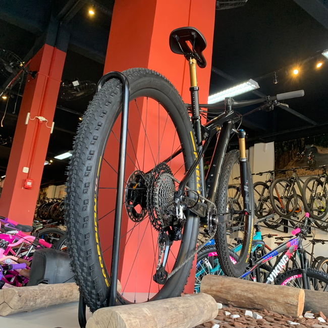 Bicicleta Trek Supercaliber 9.9 Aro 29 XTR 12v Preto e Cinza - Seminova