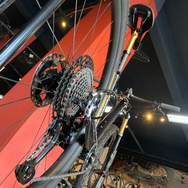 Bicicleta Trek Supercaliber 9.9 Aro 29 XTR 12v Preto e Cinza - Seminova