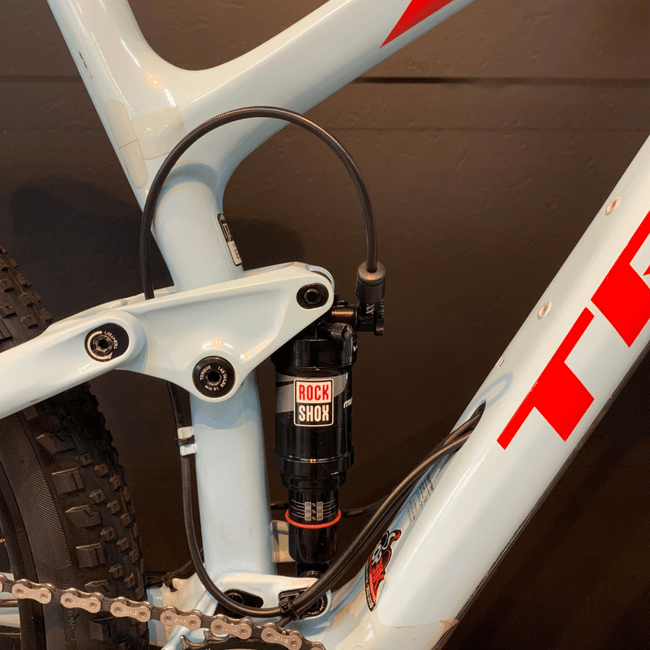 Bicicleta Trek Top Fuel 9.8SL Aro 29 GX 12v Azul e Vermelho - Seminova
