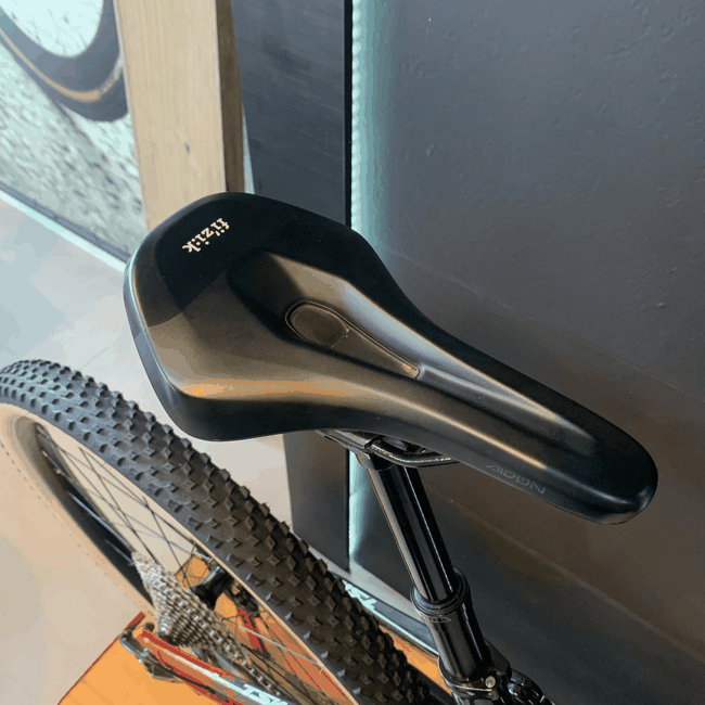 Bicicleta TSW Full Quest Carbon Deore 12v Aro 29 T-17 Preta e Vermelha - Seminova