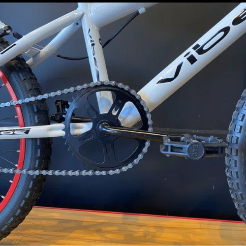 Bicicleta Vibe Aro 20 Cross Branca, Preta e Vermelho