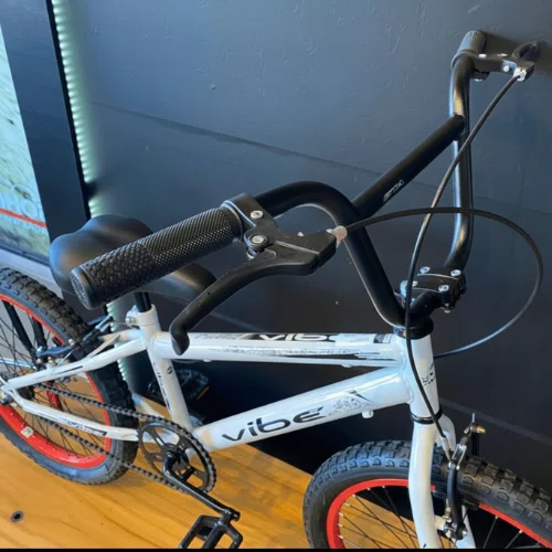 Bicicleta Vibe Aro 20 Cross Branca, Preta e Vermelho