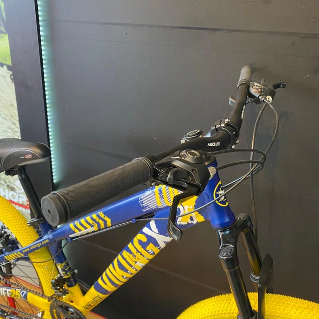 Bicicleta Vikingx Aro 26 Tuff-25 Shimano Azul e Amarelo