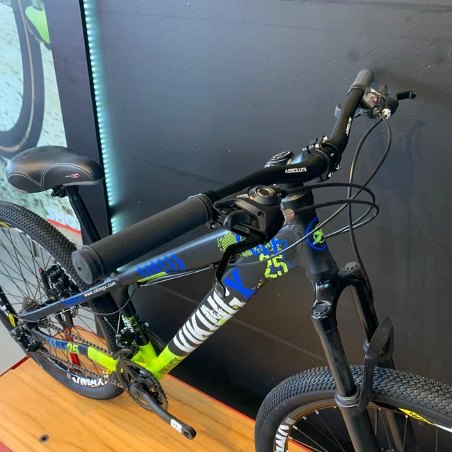 Bicicleta Vikingx Aro 26 Tuff-25 Shimano Preta Azul e Verde
