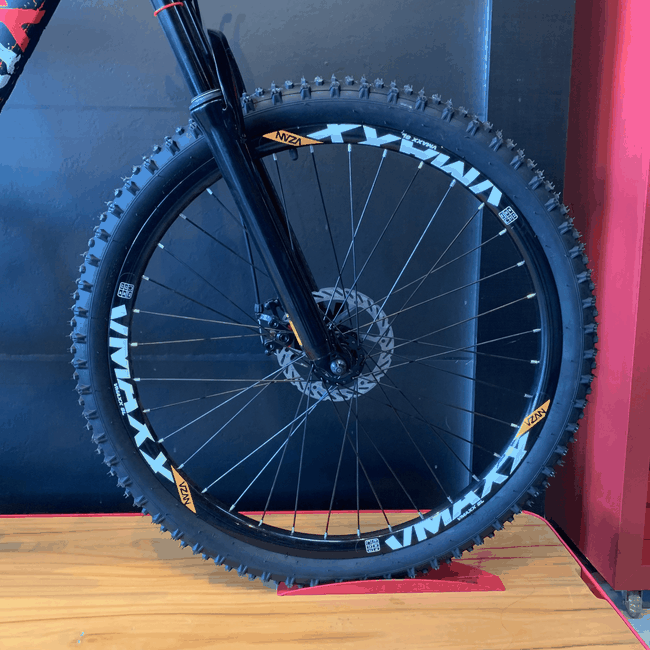 Bicicleta Vikingx Tuff 25 Aro 26 Shimano 21v Azul e Branca e Laranja