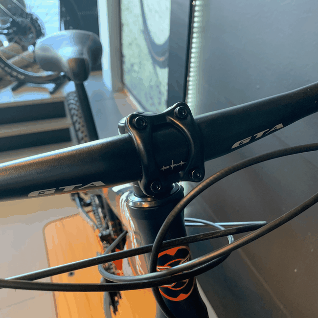 Bicicleta Vikingx Tuff 25 Aro 26 Shimano 21v Azul e Branca e Laranja