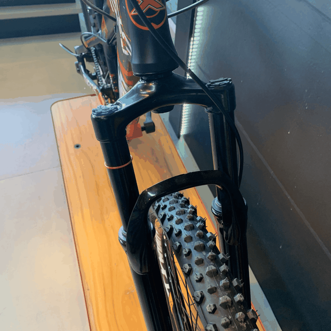 Bicicleta Vikingx Tuff 25 Aro 26 Shimano 21v Azul e Branca e Laranja