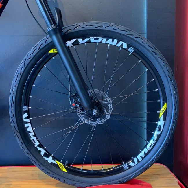 Bicicleta Vikingx Tuff-25 Aro 26 Shimano 21v Roxa e Laranja e Branca
