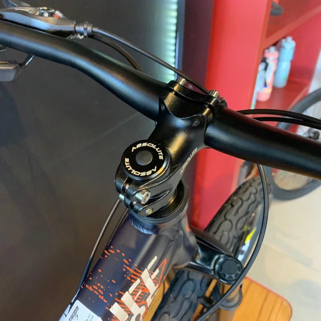 Bicicleta Vikingx Tuff-25 Aro 26 Shimano 21v Roxa e Laranja e Branca