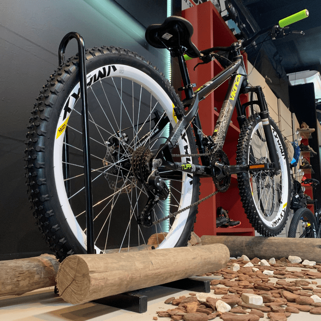 Bicicleta VikingX Tuff 30 Aro 26 Tourney Preto e Verde e Branco