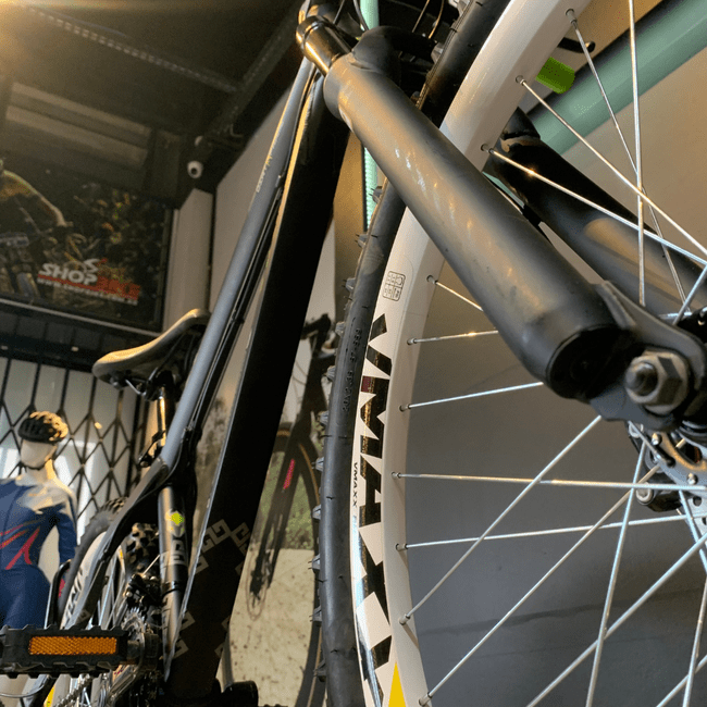 Bicicleta VikingX Tuff 30 Aro 26 Tourney Preto e Verde e Branco