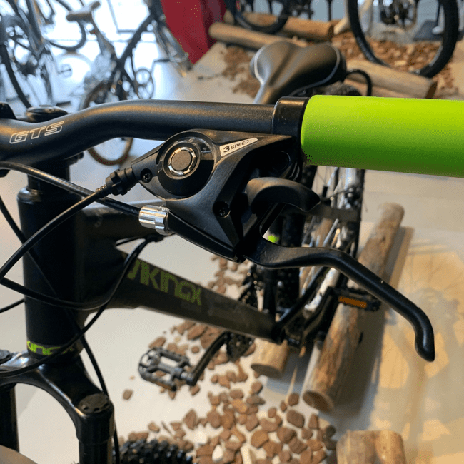 Bicicleta VikingX Tuff 30 Aro 26 Tourney Preto e Verde e Branco