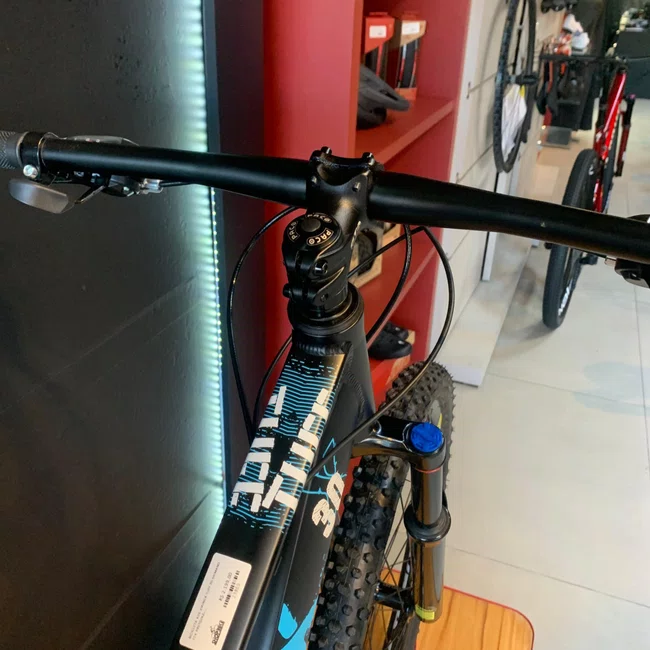 Bicicleta Vikingx Tuff 30 Shimano 21v Preto e Azul