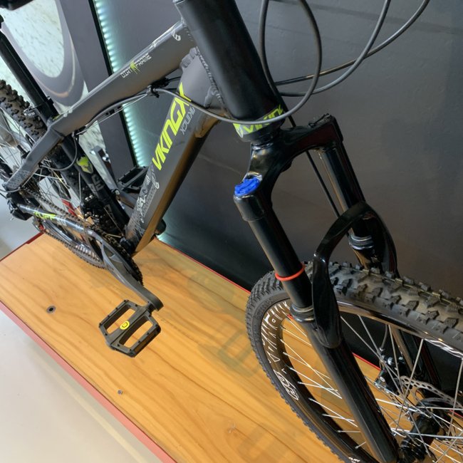 Bicicleta Vikingx Tuff 30 Tourney 21v Preto e Amarelo
