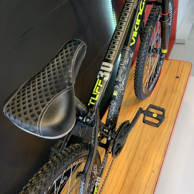 Bicicleta Vikingx Tuff 30 Tourney 21v Preto e Amarelo