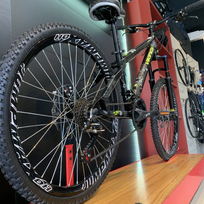 Bicicleta Vikingx Tuff 30 Tourney 21v Preto e Amarelo