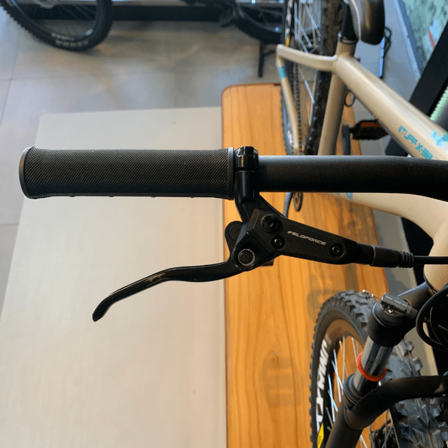 Bicicleta Vikingx Tuff X38 Aro 26 Hidráulico Bege e Verde e azul