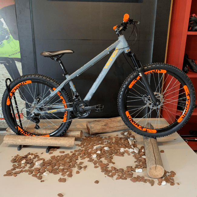 Bicicleta VikingX Tuff 30 Aro 26 Tourney 21v Cinza e Amarelo e Laranja