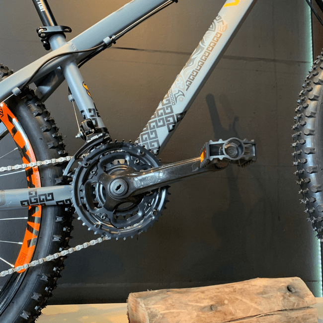 Bicicleta VikingX Tuff 30 Aro 26 Tourney 21v Cinza e Amarelo e Laranja