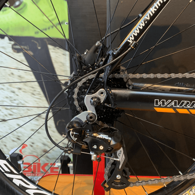 Bicicleta Vikingx Warrior X39 Aro 26 Altus 24v Preto e Laranja