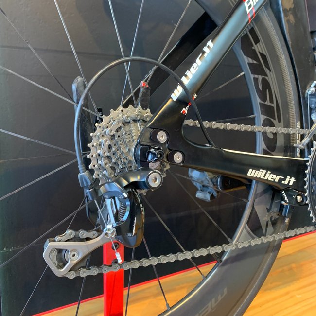 Bicicleta Wilier Triestina Blade Aro 700 105 20v Preto Fosco e Branca - Seminova