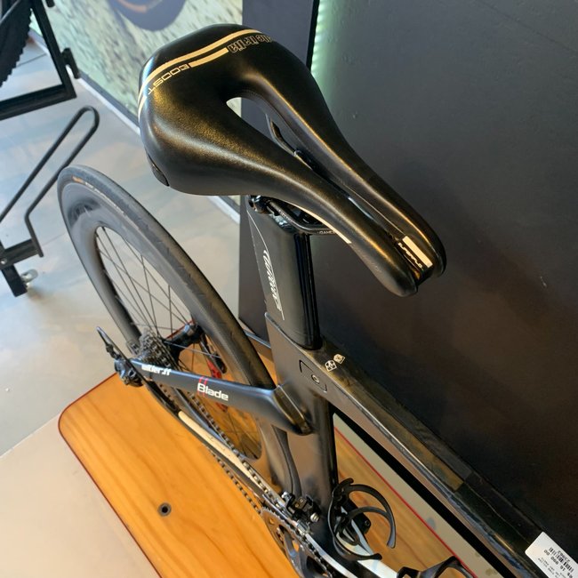 Bicicleta Wilier Triestina Blade Aro 700 105 20v Preto Fosco e Branca - Seminova