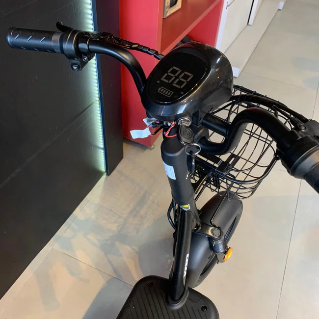 Bicicleta Yoo Y200 350w Autopropelido Aro 14 Preto e Vermelho