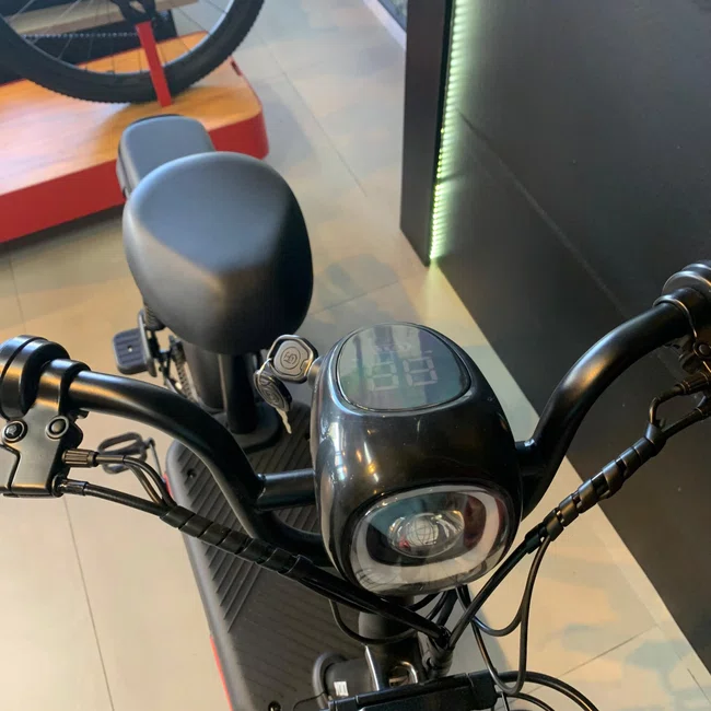 Bicicleta Yoo Y200 350w Autopropelido Aro 14 Preto e Vermelho