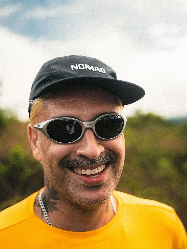 Bone nomad running preto