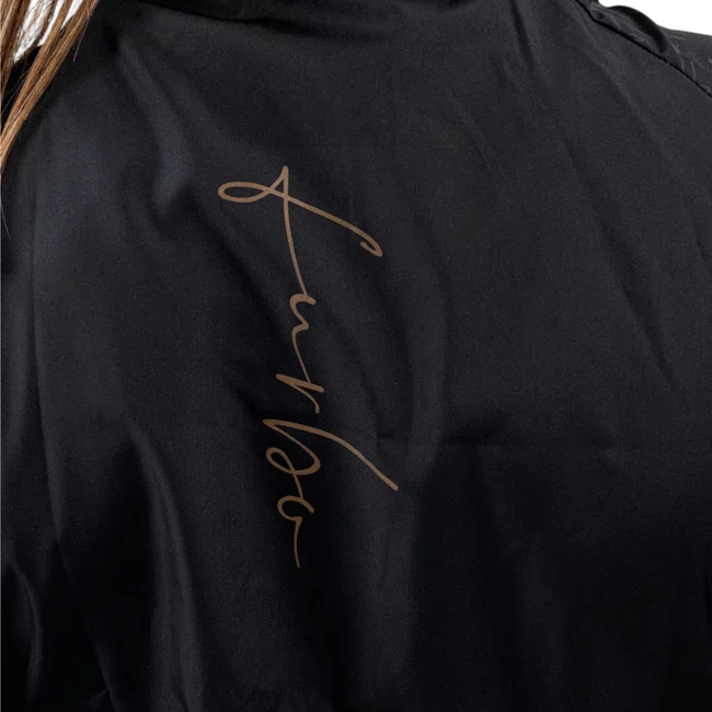 Jaqueta Corta Fento Furbo Feminino Side Script Preta ﾠﾠ
