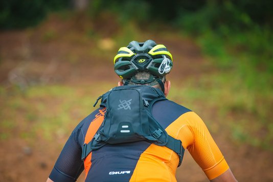 Mochila de Hidratacao Hupi Huwe 2.0 2 Litros Pretoㅤㅤㅤㅤㅤ