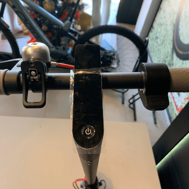 Patinete Elétrico 250w Preto e Cinza e Vermelho