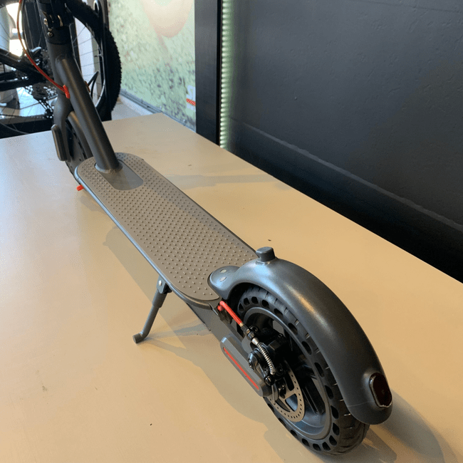 Patinete Elétrico 250w Preto e Cinza e Vermelho