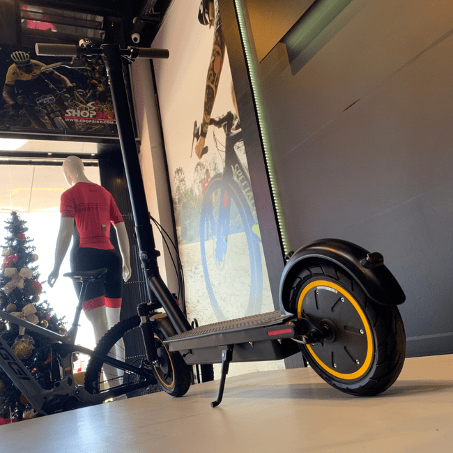 Patinete Elétrico 350w Preto e Cinza e Amarelo