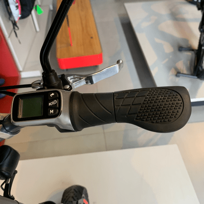 Patinete Elétrico TWO Dogs 1600w 48v Cinza - Seminovo