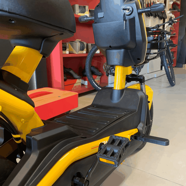 Scooter Elétrica A14 Ultramoove Ultra Gtx 500W Amarelaㅤ