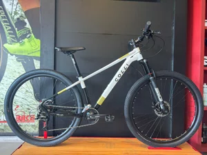 Bicicleta a29 colli hills g2 shimano acera 16v branco/dourado/preto